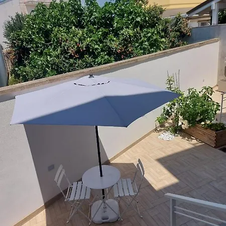 Civico 72 招待所 3*