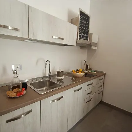 Civico 72 מרטאנו